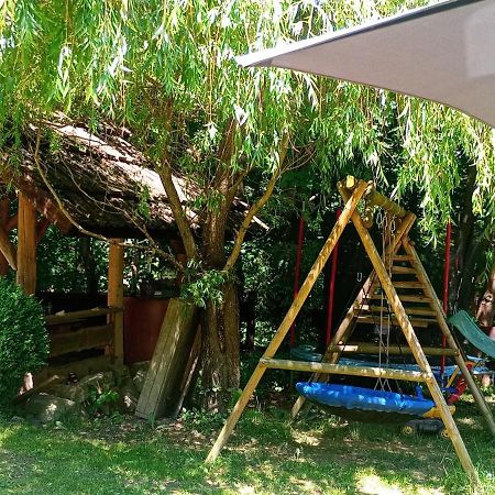 Готель Rzeczne Zacisze Устрики-Долішні Екстер'єр фото